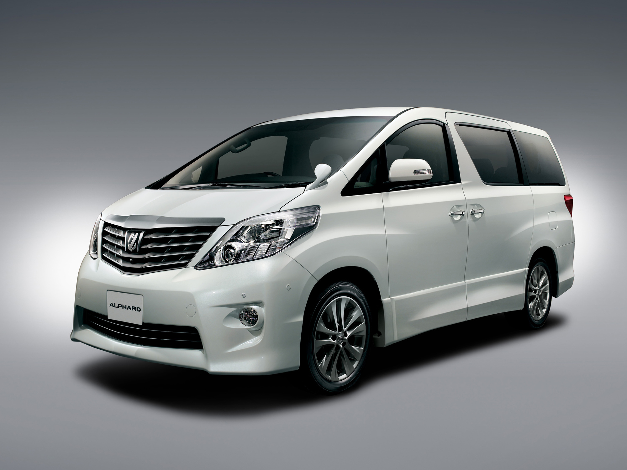 Основные преимущества автомобиля TOYOTA ALPHARD