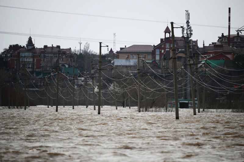 Уровень воды в Урале у Оренбурга снизился до 920 сантиметров