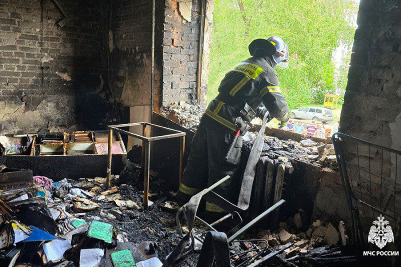 Камера домофона засняла взрыв газа в жилом доме в хабаровском селе Тополево